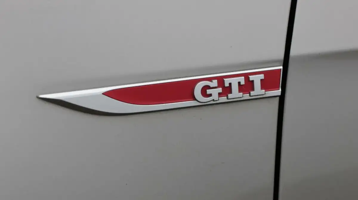 2018-volkswagen-golf-20-tsi-gti-performance-5d-dsg-big-19