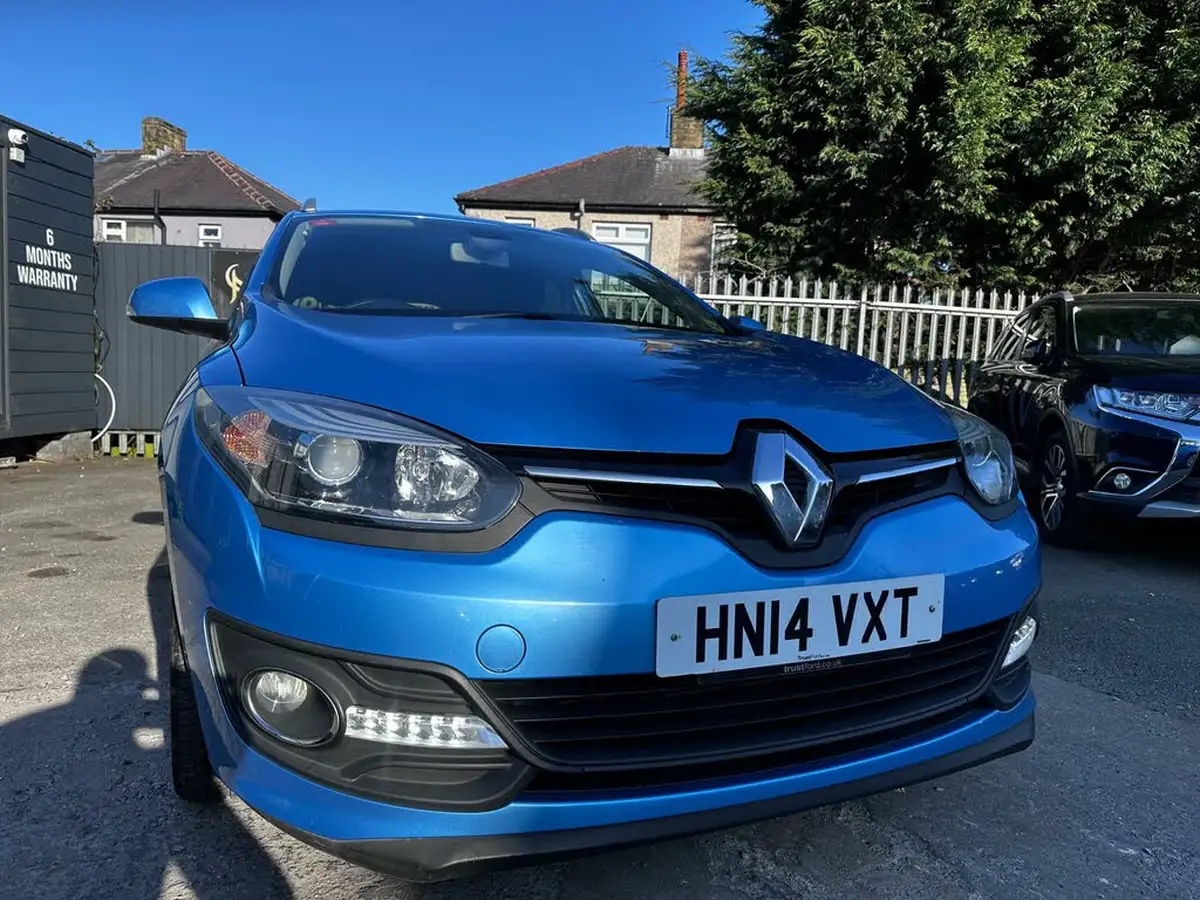 2014-renault-megane-15dci-dynamique-tom-tom-energy-ss-sport-tourer-5d-big-11
