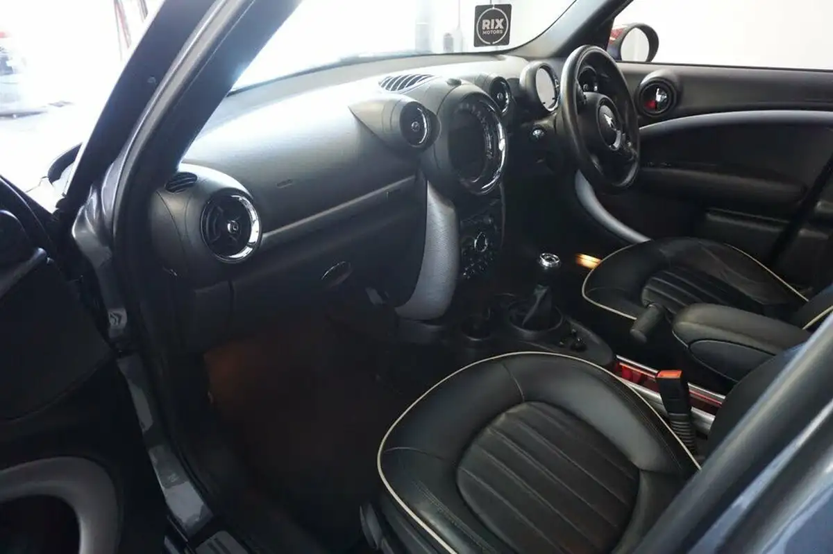 2015-mini-countryman-16-cooper-s-park-lane-edition-all4-big-19