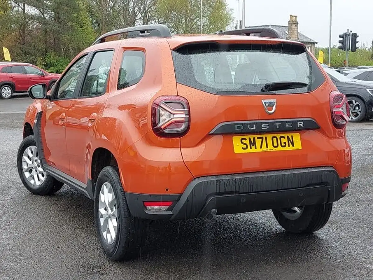 2022-dacia-duster-13-tce-comfort-130hpeu6d-4x2-window-van-big-1