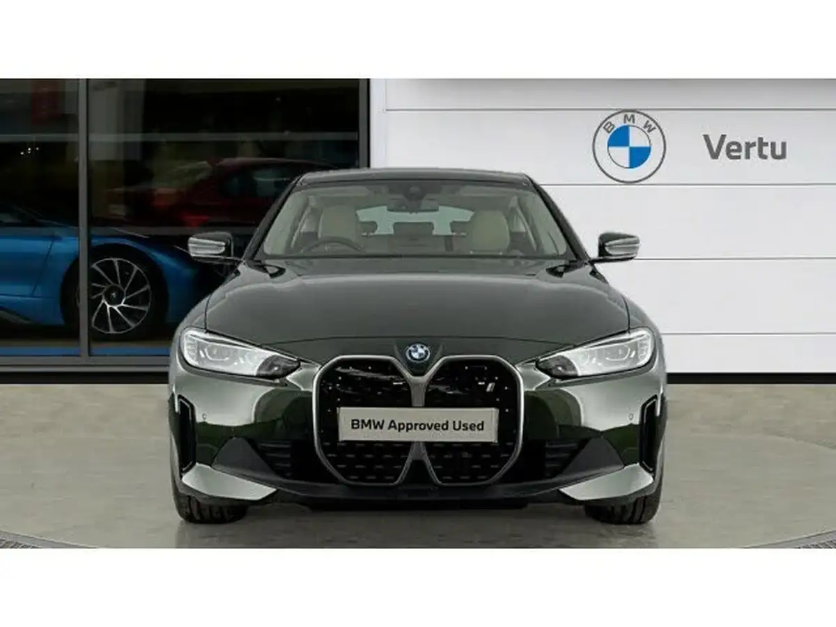 2024-bmw-i4-e-edrive35-sport-big-15