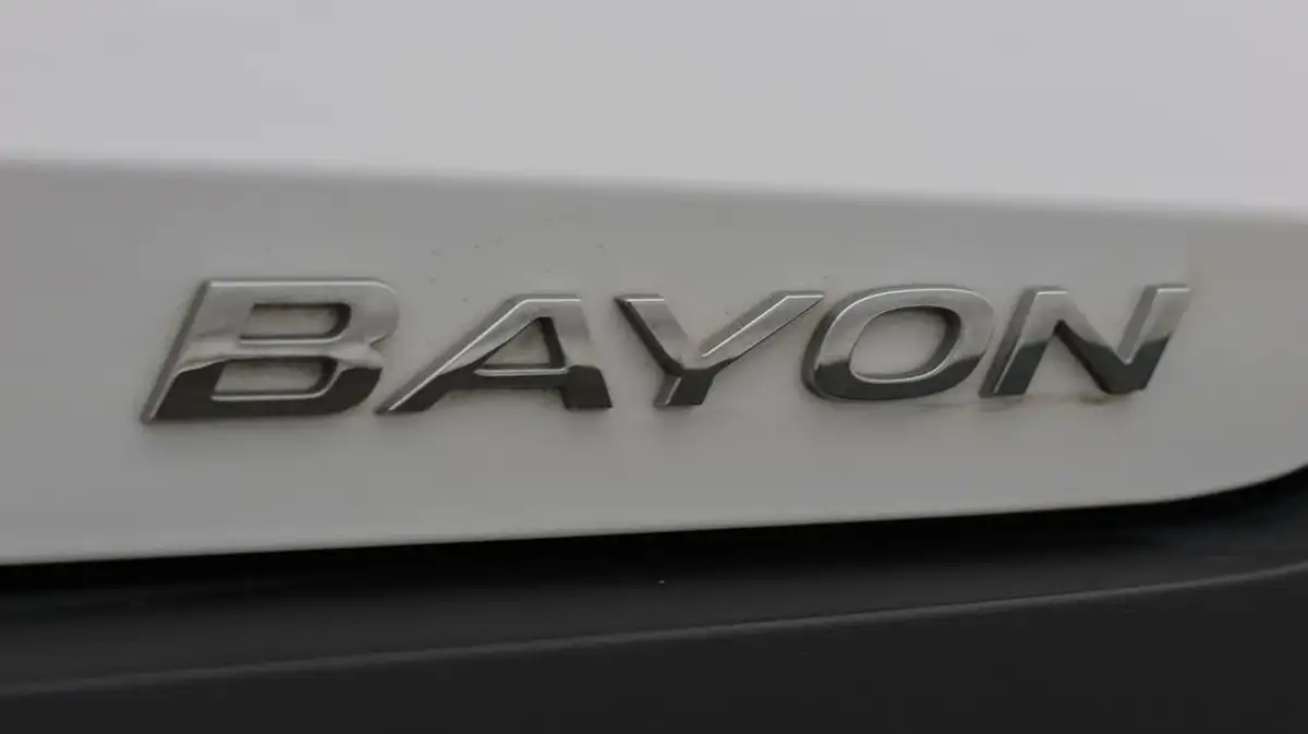 2023-hyundai-bayon-10-t-gdi-se-connect-big-23