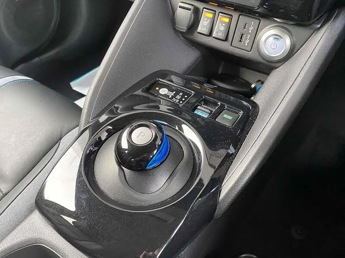 2024-nissan-leaf-e-tekna-39kwh-big-43