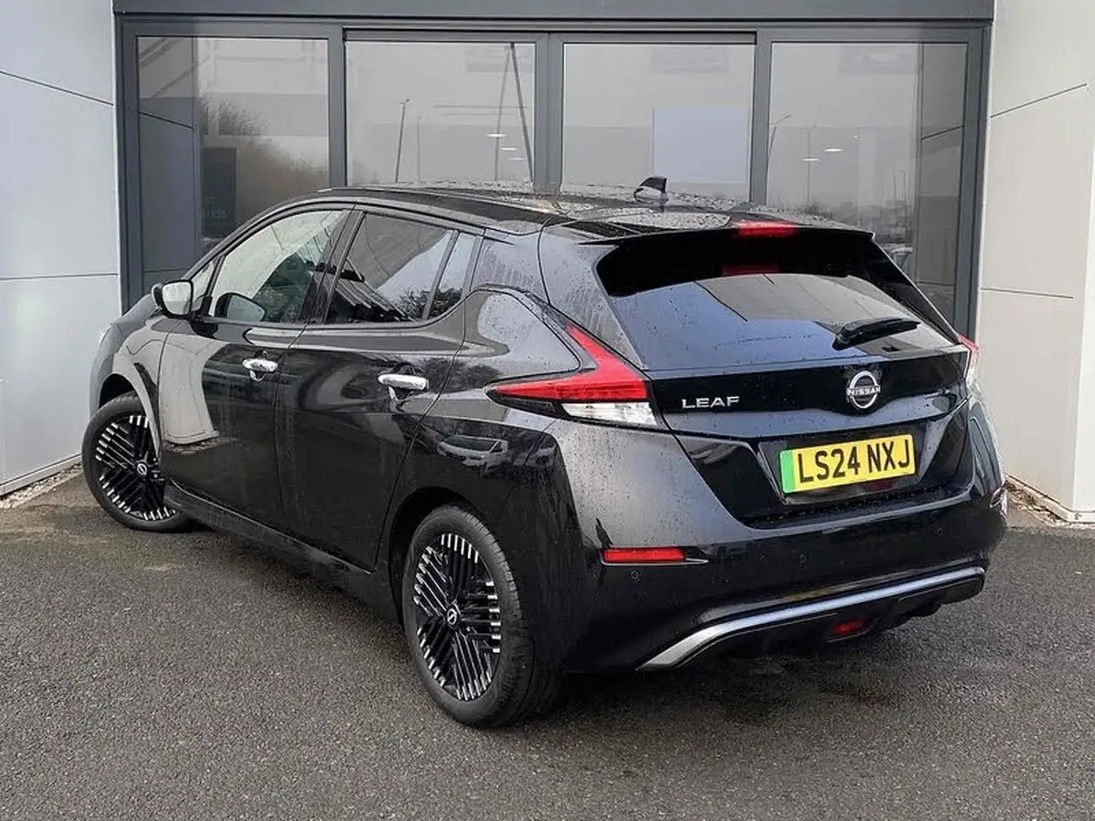 2024-nissan-leaf-e-tekna-39kwh-big-20