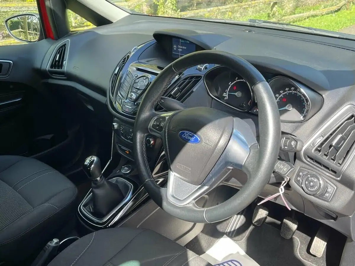 2016-ford-b-max-14-zetec-red-edition-big-13
