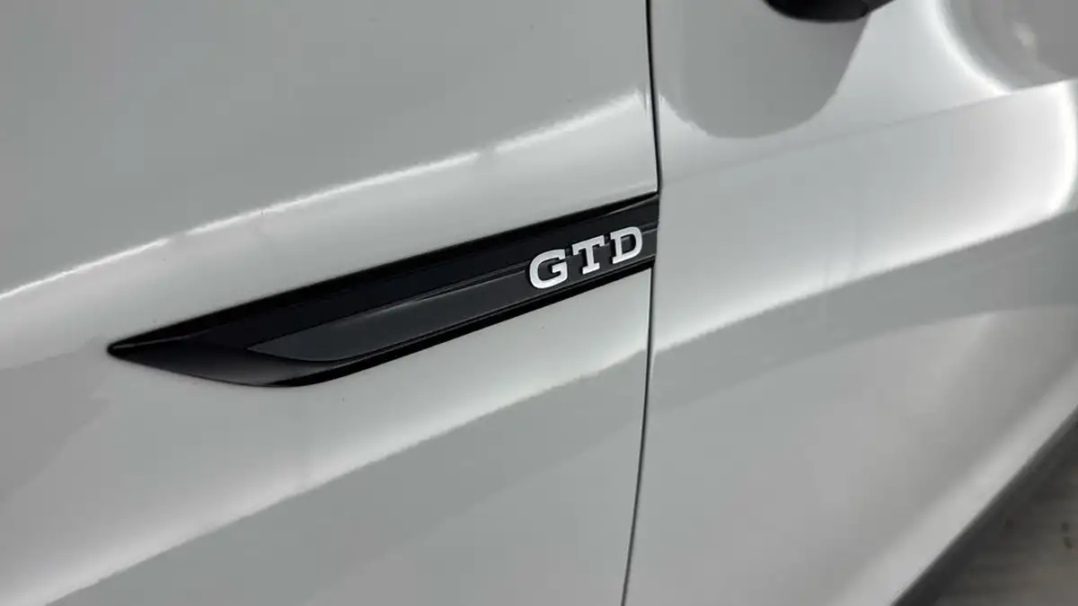 2021-volkswagen-golf-20tdi-gtd-big-32
