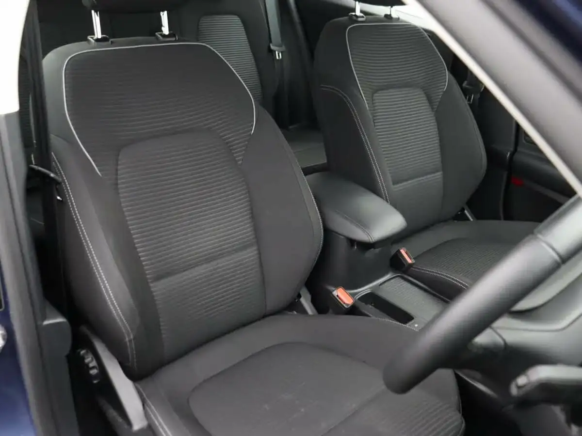 2020-ford-focus-big-6