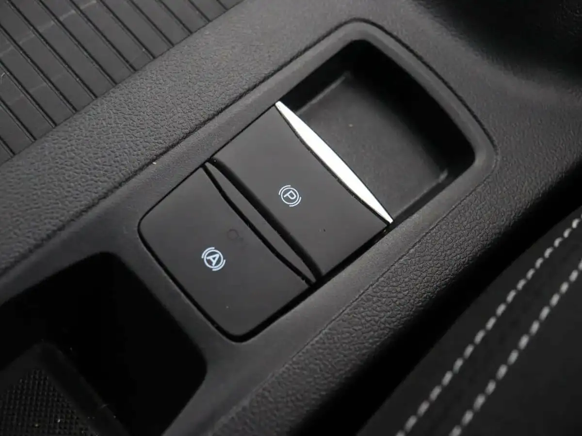 2020-ford-focus-big-21