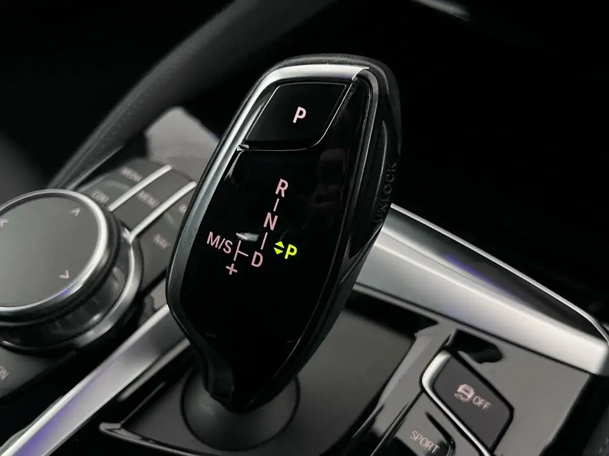 2018-bmw-5-series-20td-520d-m-sport-188bhp-xdrive-touring-5d-big-32