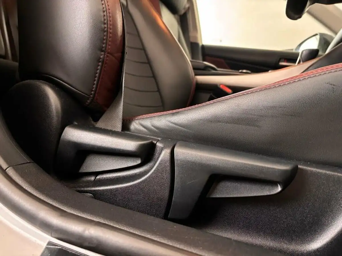 2017-lexus-is-300h-25-sport-big-61