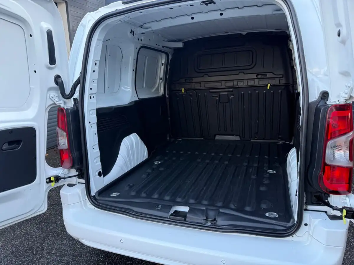 2021-citroen-berlingo-15bluehdi-1000-driver-100pseu6dt-e-ss-big-38