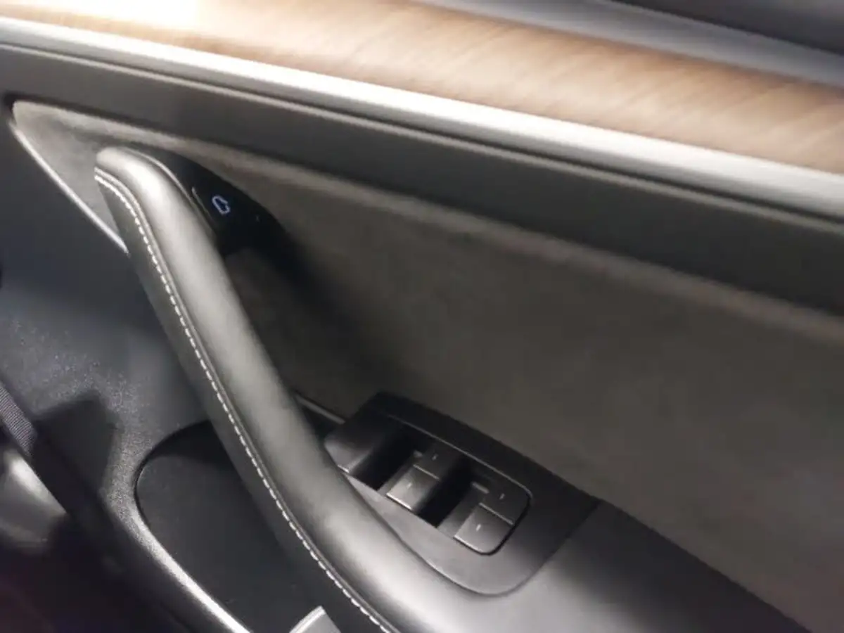 2021-tesla-model-3-e-long-range-4x4-big-18