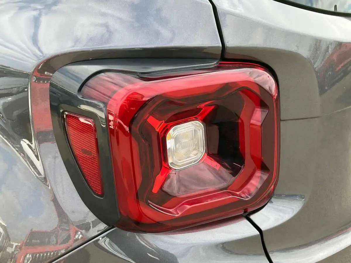 2019-jeep-renegade-10-gse-limited-big-25