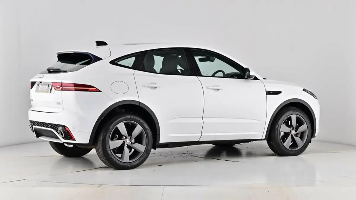 2020-jaguar-e-pace-20-i4d-chequered-flag-180ps-big-77