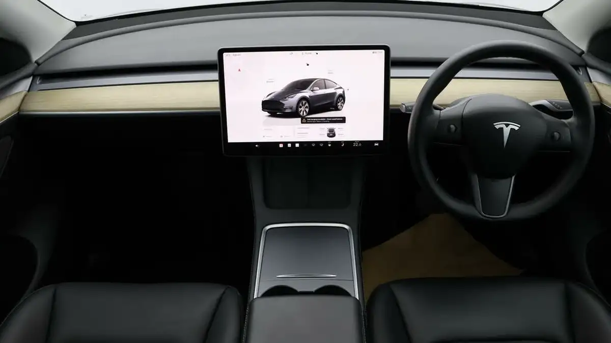 2022-tesla-model-y-e-long-range-big-12