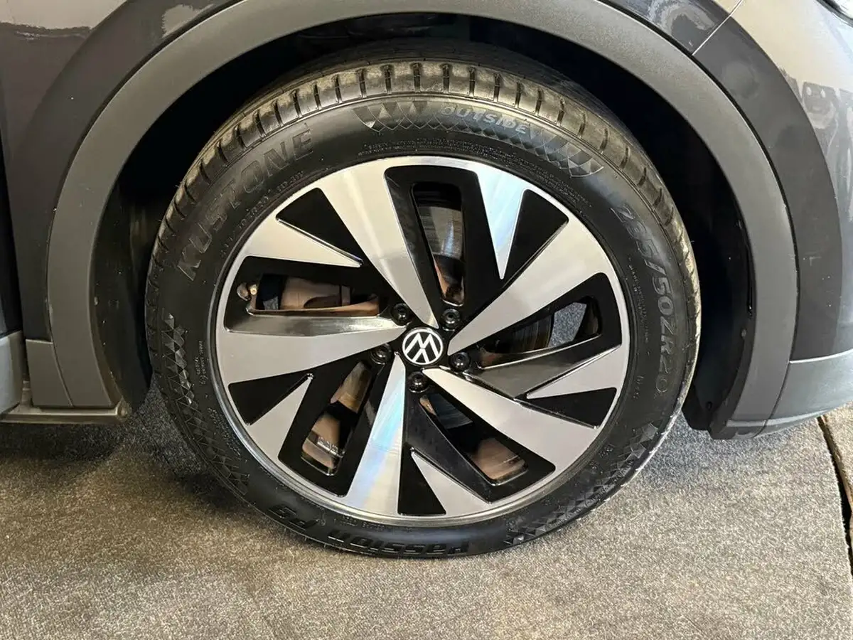 2021-volkswagen-id4-e-first-edition-big-10