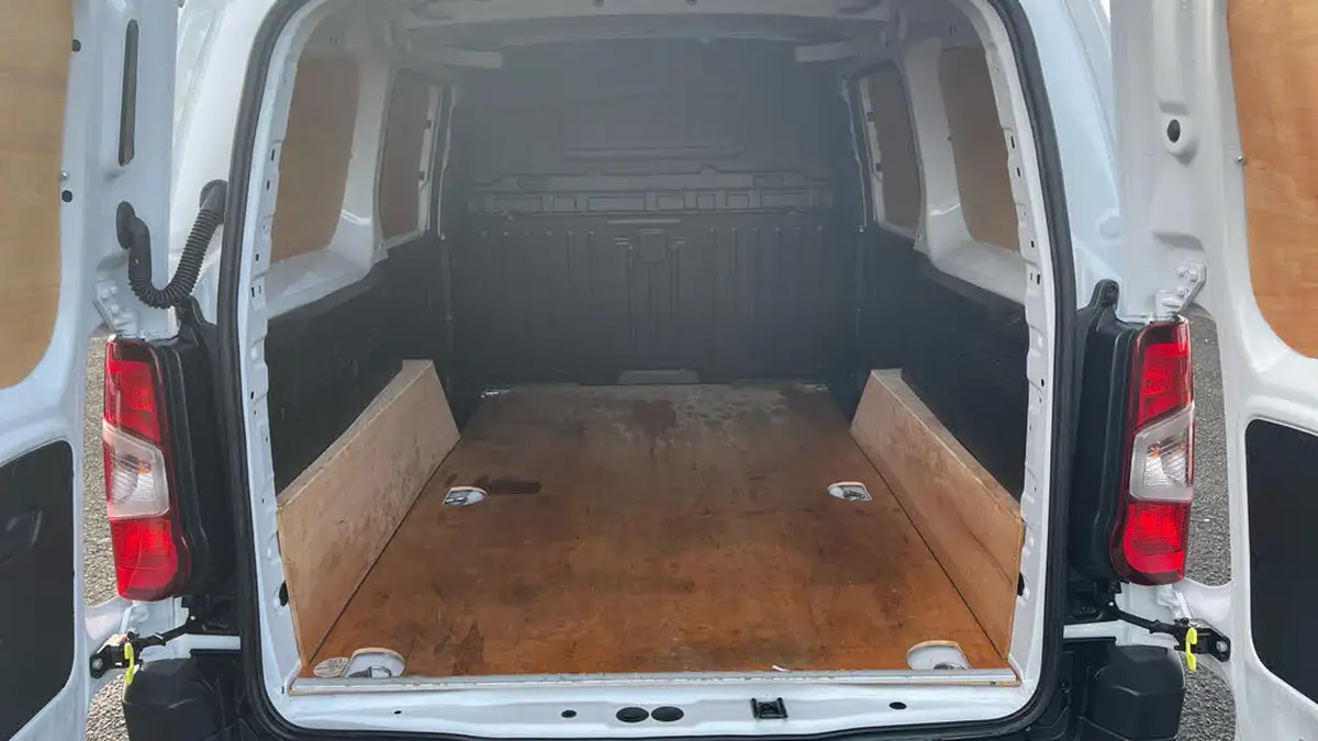 2024-citroen-berlingo-15-bluehdi-950-enterprise-edition-100pseu6d-big-18