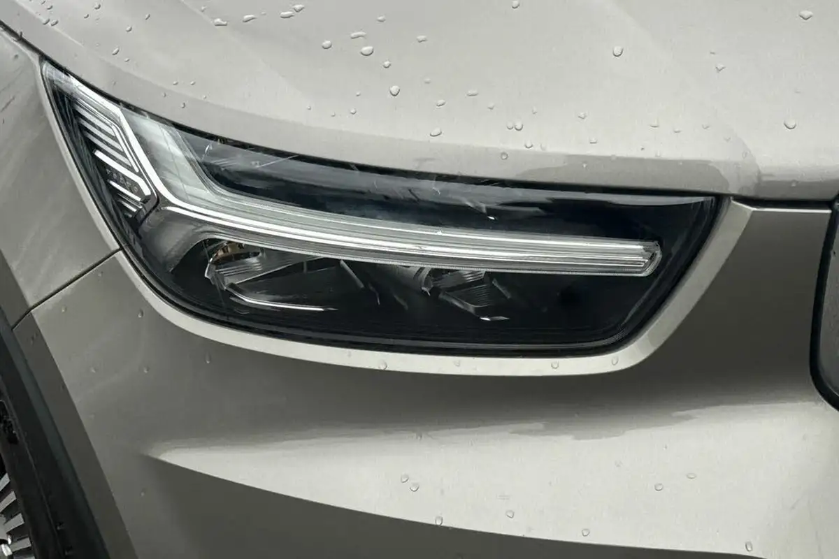 2020-volvo-xc40-20-b4-inscription-big-17