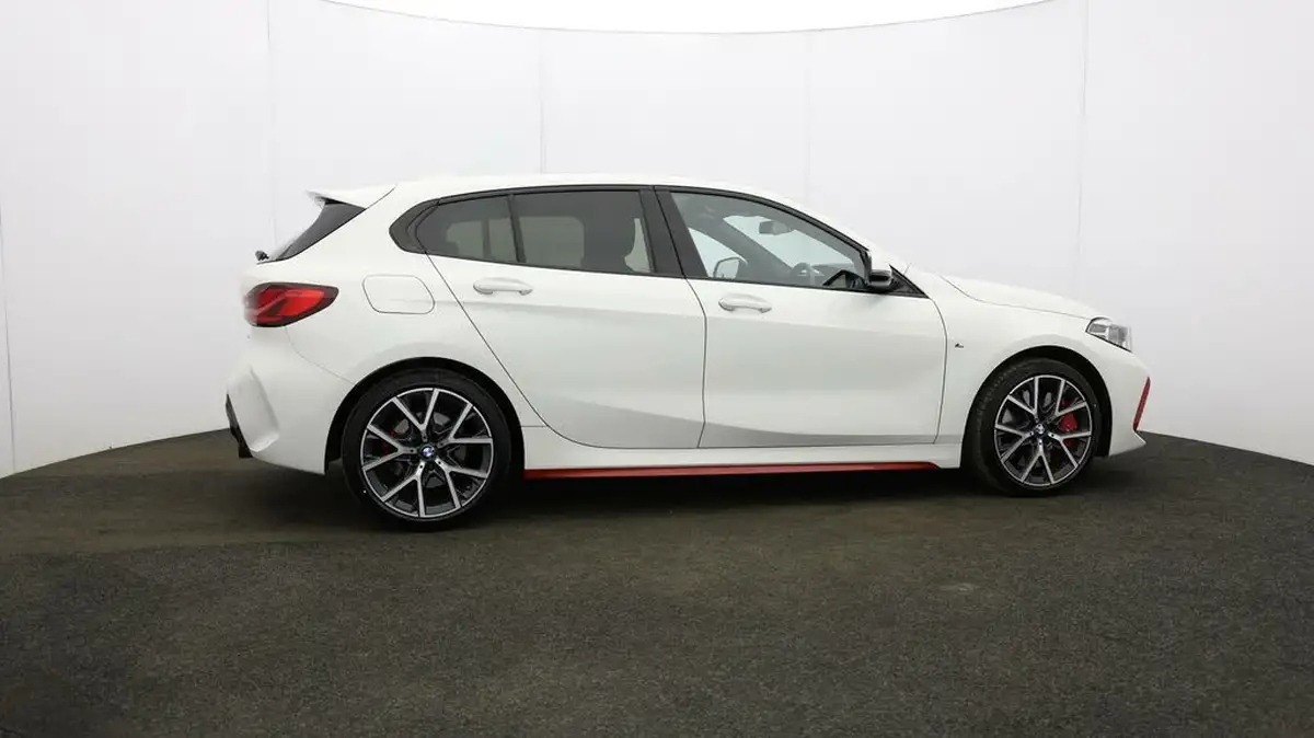 2024-bmw-1-series-20-128ti-lcp-big-45