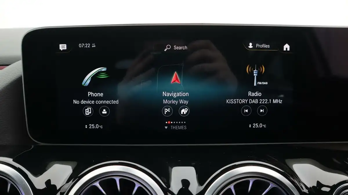 2019-mercedes-benz-b-class-13-b200-amg-line-premium-plus-7g-dct-big-11