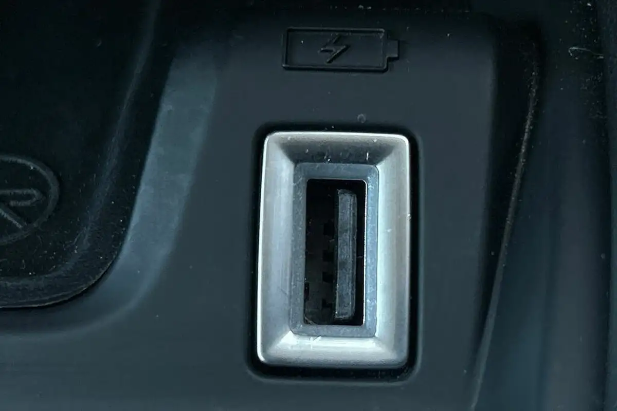 2022-citroen-c4-12-puretech-shine-plus-130ps-big-20