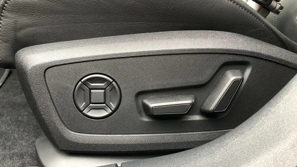 2024-audi-a5-20-tdi-edition-1-avant-big-13