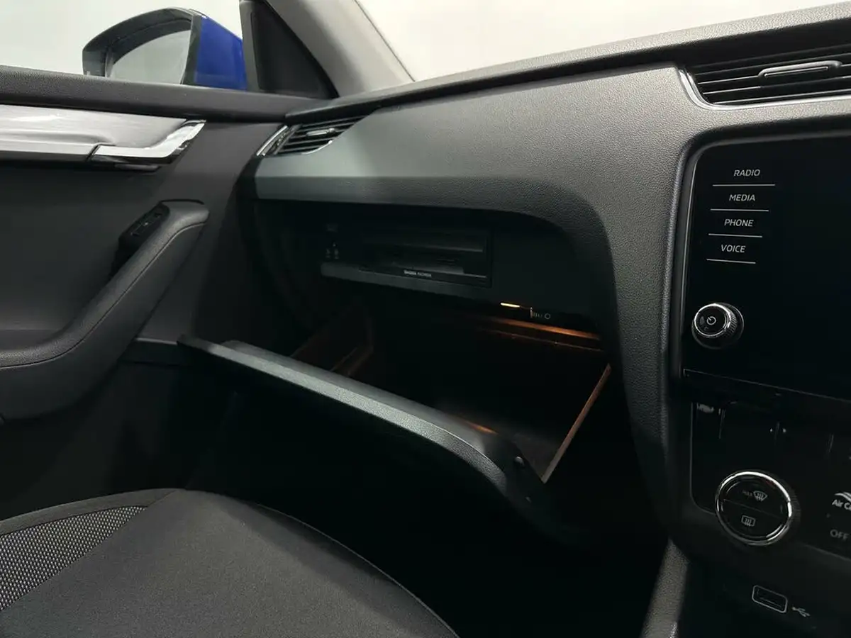 2020-skoda-octavia-16tdi-se-technology-estate-big-25