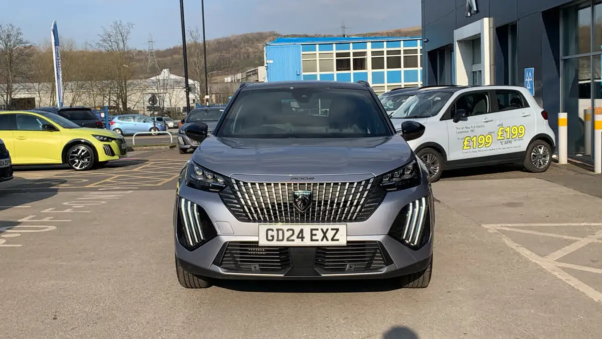 2024-peugeot-2008-suv-12-puretech-gt-130ps-eat8-big-7