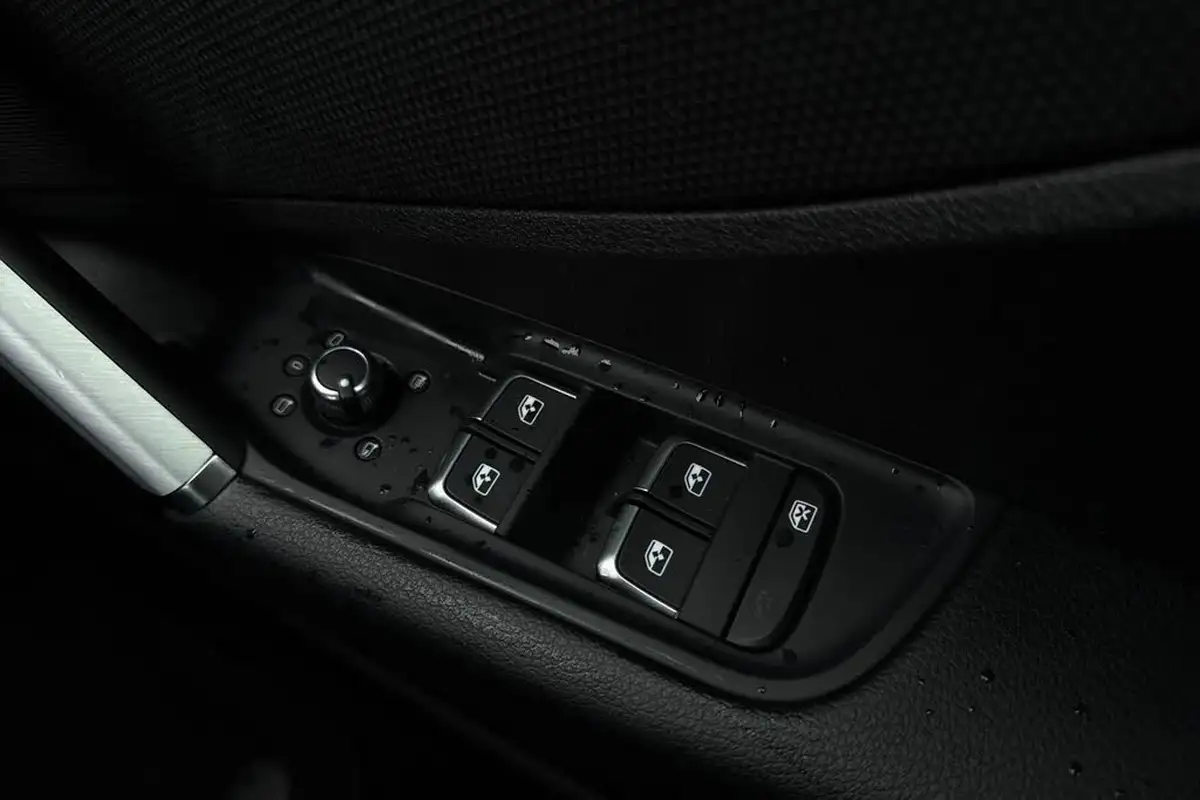 2023-audi-q2-15-35-tfsi-s-line-tronic-big-44