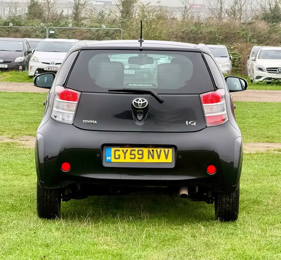 2009-toyota-iq-133-3-99bhp-cvt-big-7