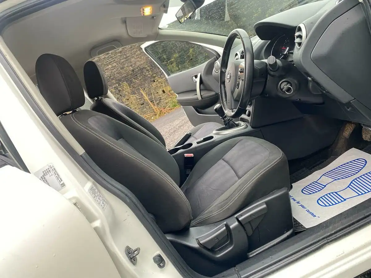 2013-nissan-qashqai-15td-acenta-big-14