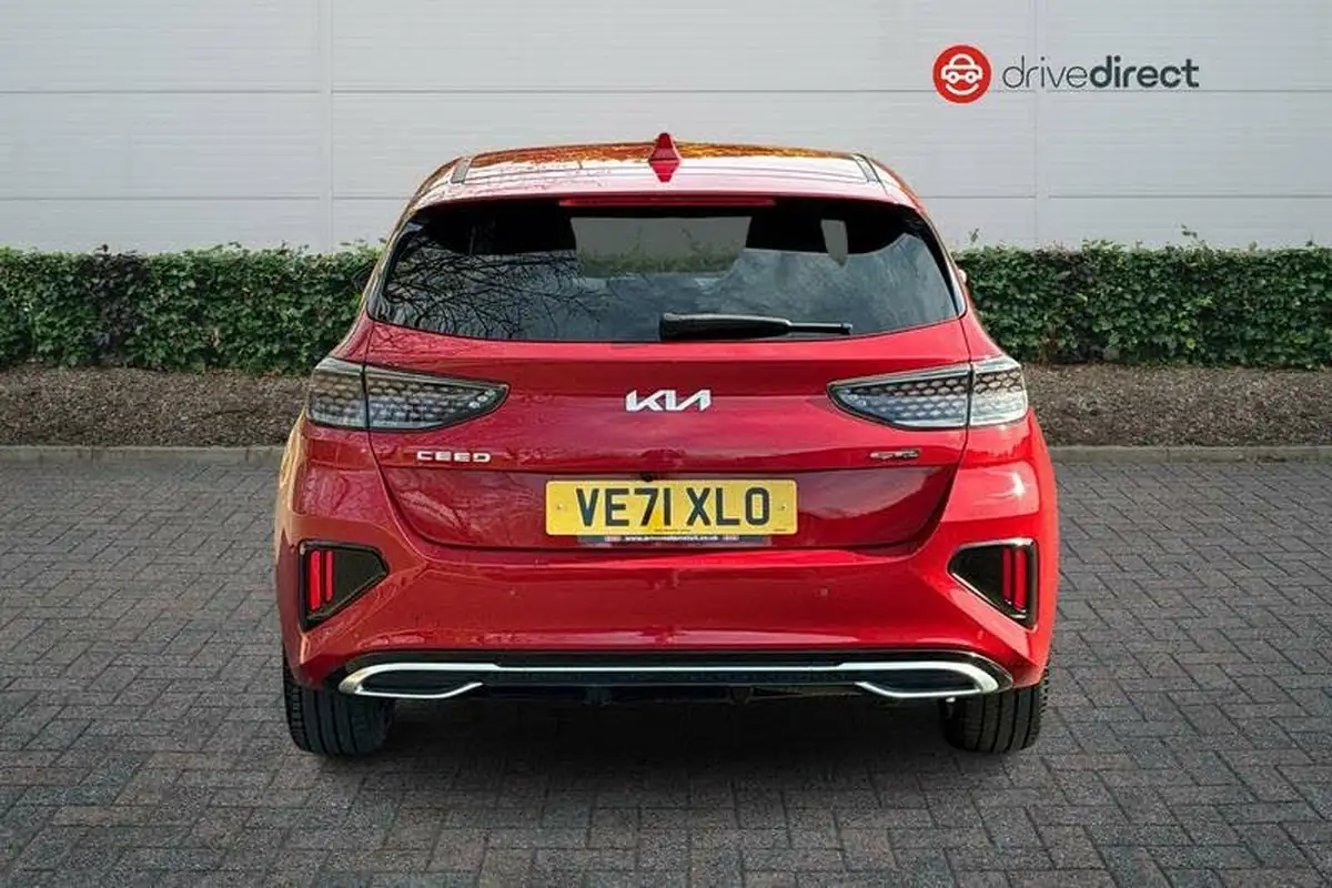 2022-kia-ceed-15-t-gdi-gt-line-big-3