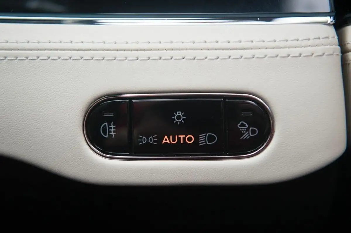 2023-bentley-continental-40-gt-v8-coupe-big-26
