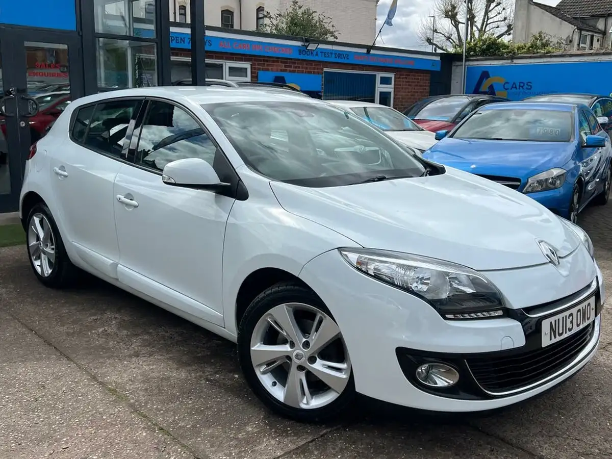 2013-renault-megane-16-dynamique-tom-tom-16v-110bhp-hatchback-5d-big-47