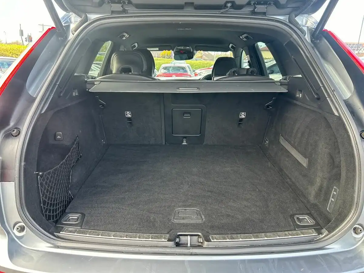 2019-volvo-xc60-20-t5-r-design-pro-awd-big-9