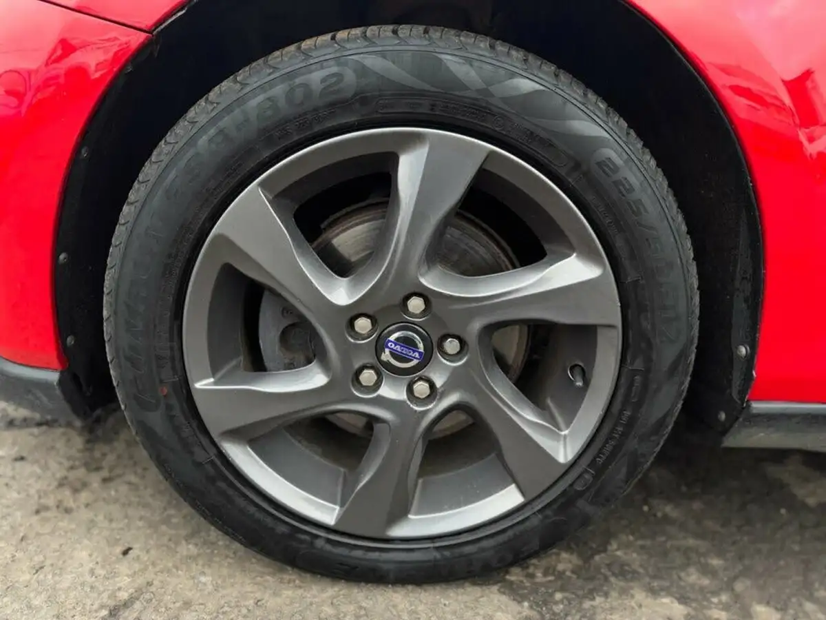 2014-volvo-v40-16td-d2-cross-country-lux-powershift-big-24
