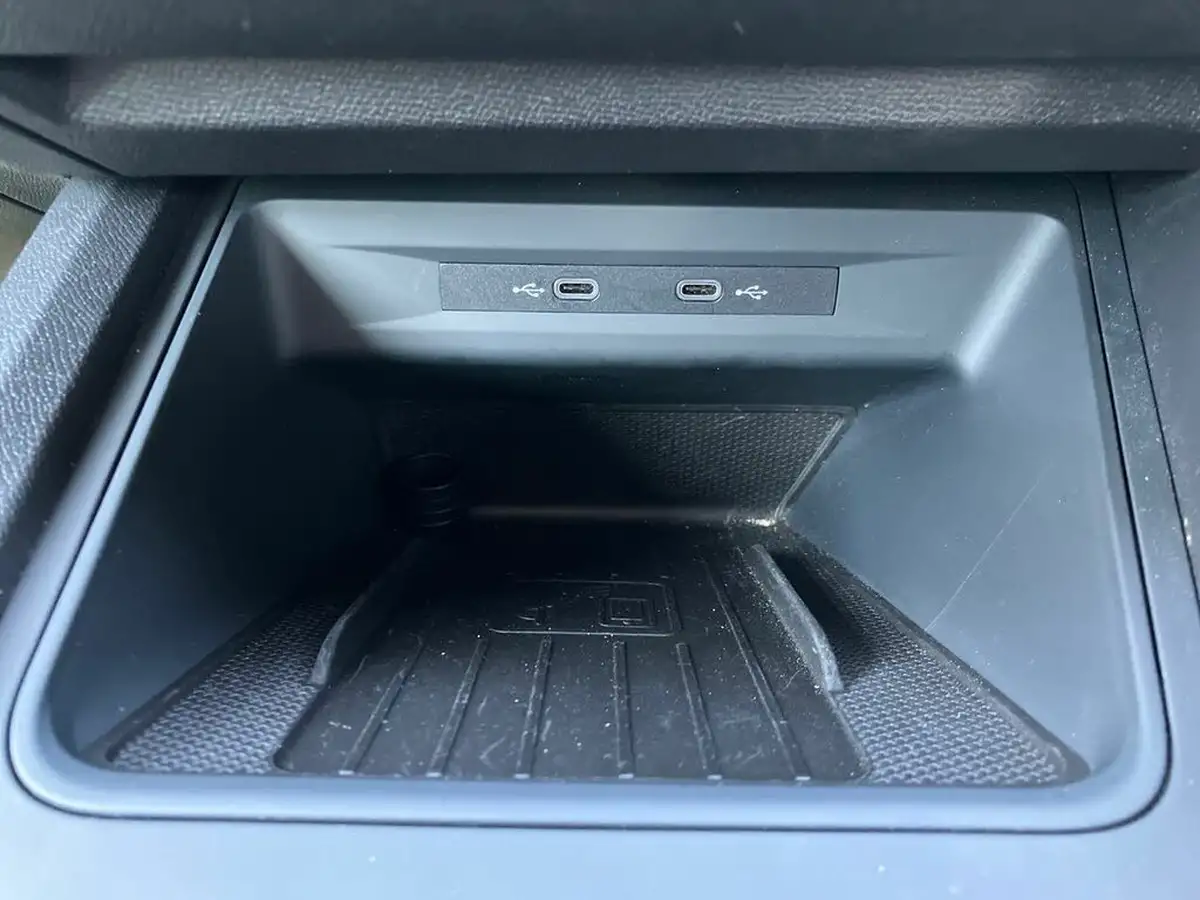 2022-seat-leon-15-etsi-fr-estate-big-35