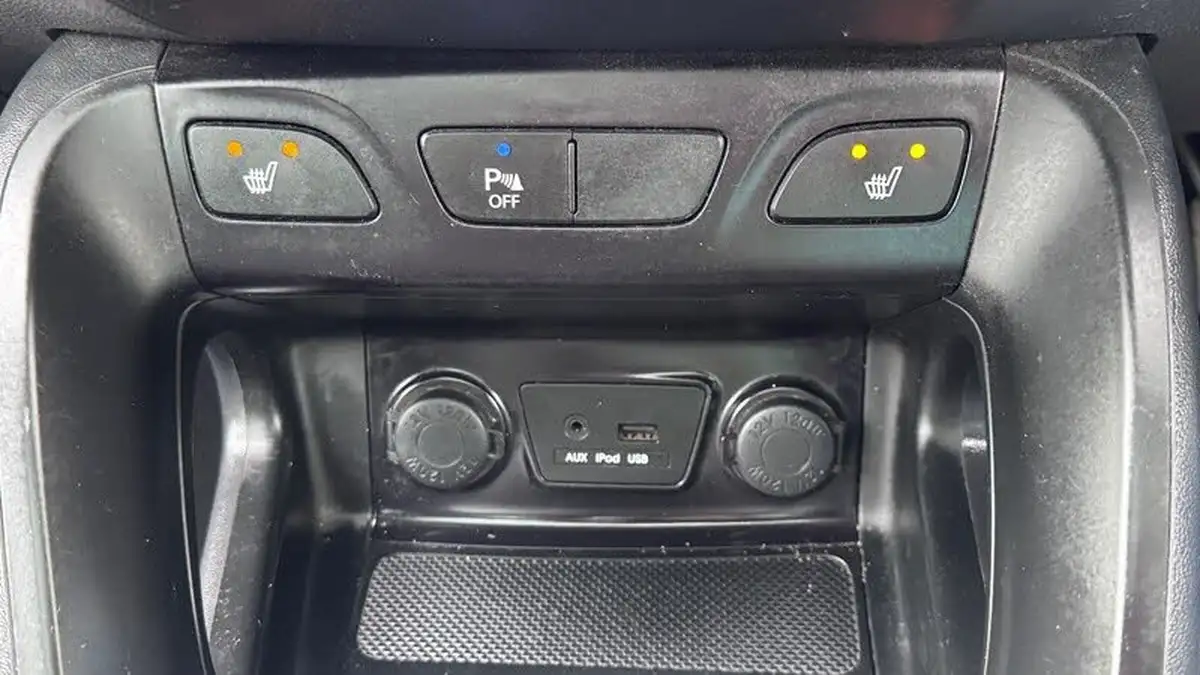 2012-hyundai-ix35-20td-premium-4wd-big-30