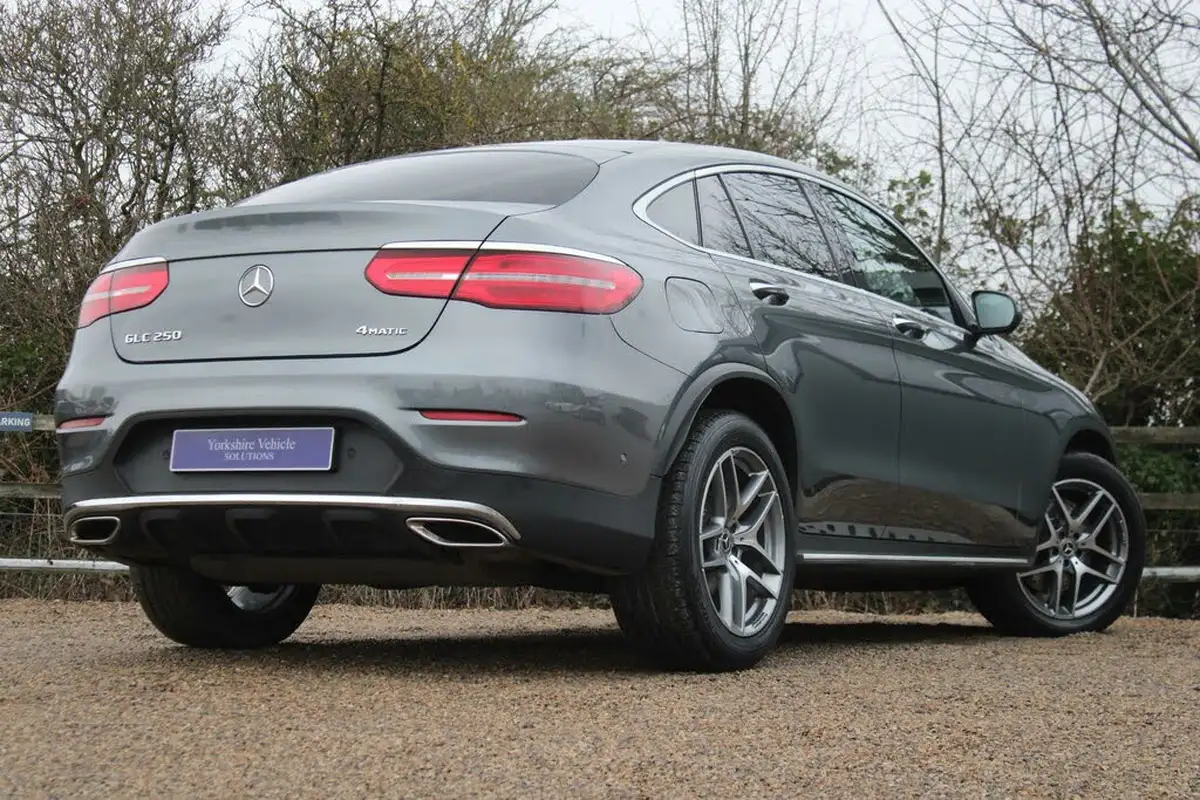 2018-mercedes-benz-glc-class-20-glc250-amg-line-premium-plusss-coupe-4d-big-17