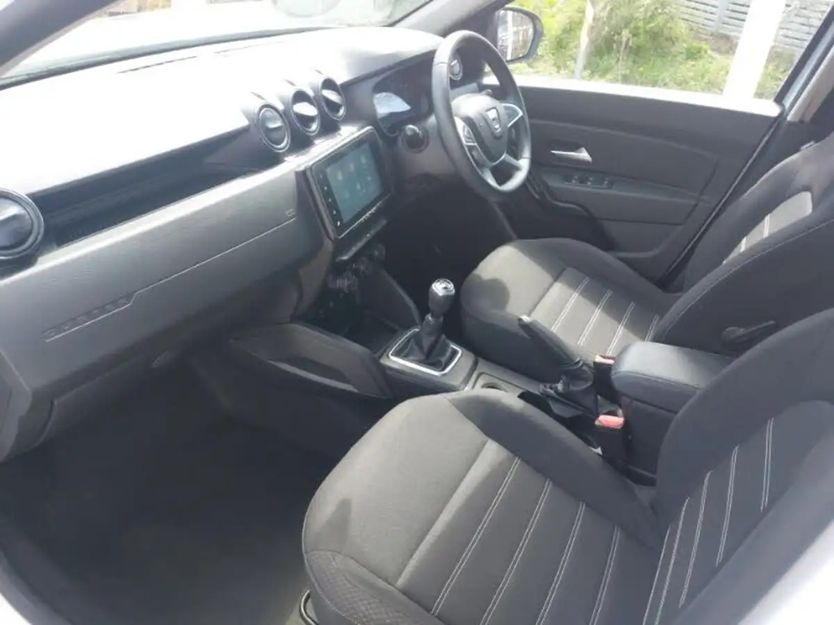2022-dacia-duster-10-tce-comfort-90hpeu6d-4x2-window-van-big-4
