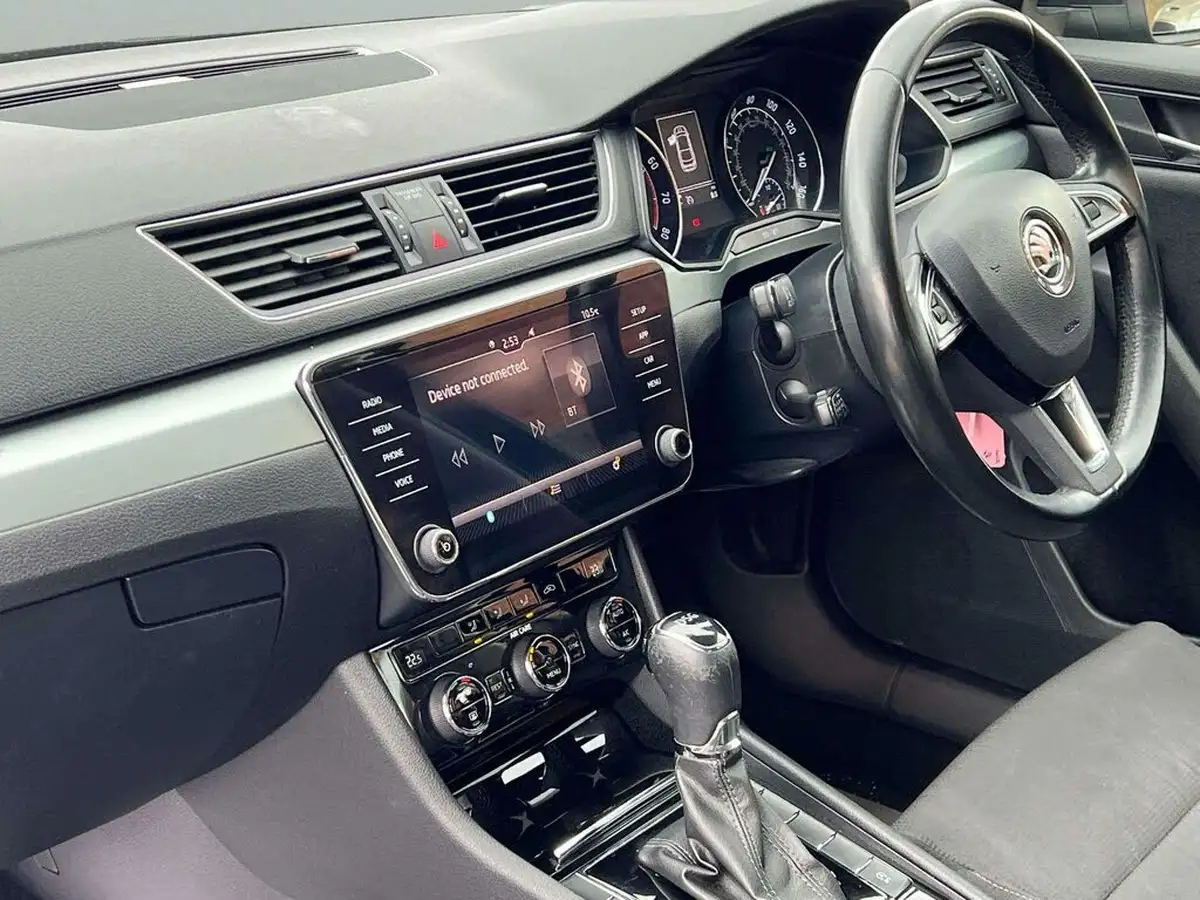 2017-skoda-superb-14-tsi-act-se-hatchback-dsg-big-29