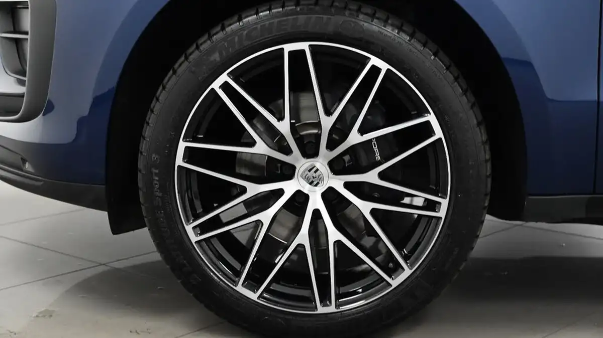2021-porsche-macan-20-265ps-big-35
