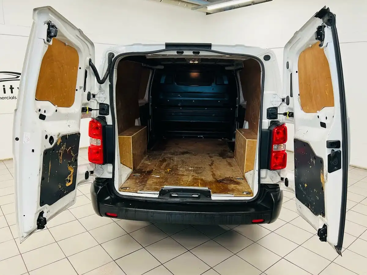 2019-vauxhall-vivaro-15td-2900-l2h1-dynamic-big-9