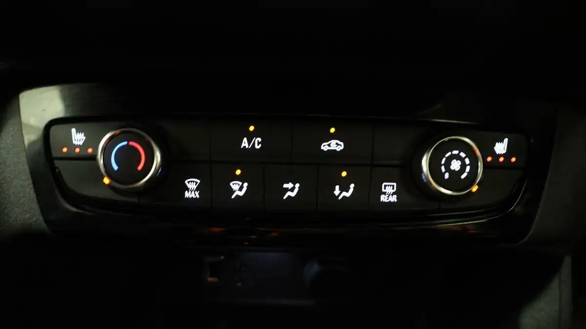 2021-vauxhall-corsa-12i-griffin-edition-big-11