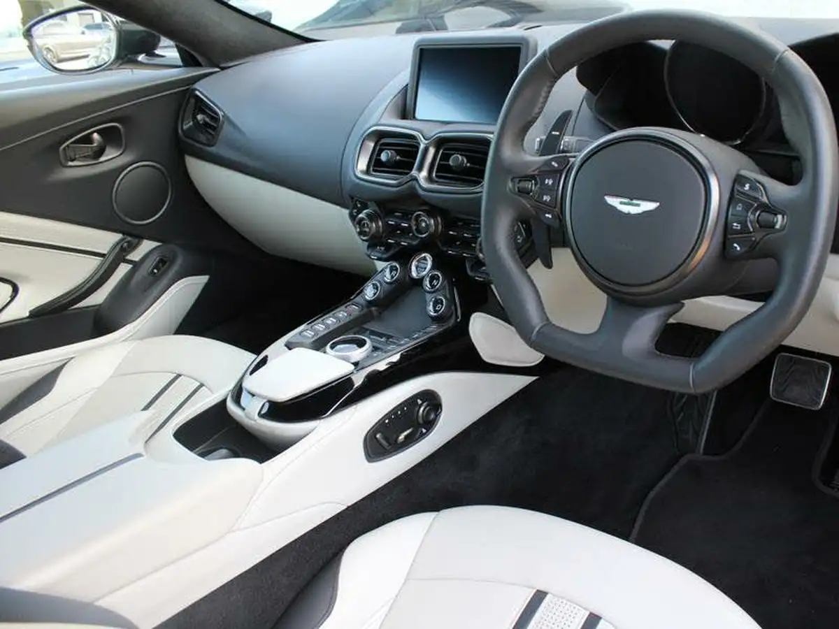 2023-aston-martin-vantage-40-v8-vantage-roadster-auto-big-2