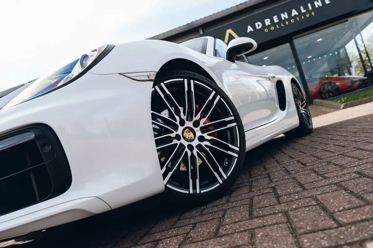2015-porsche-boxster-s-34-pdk-big-17