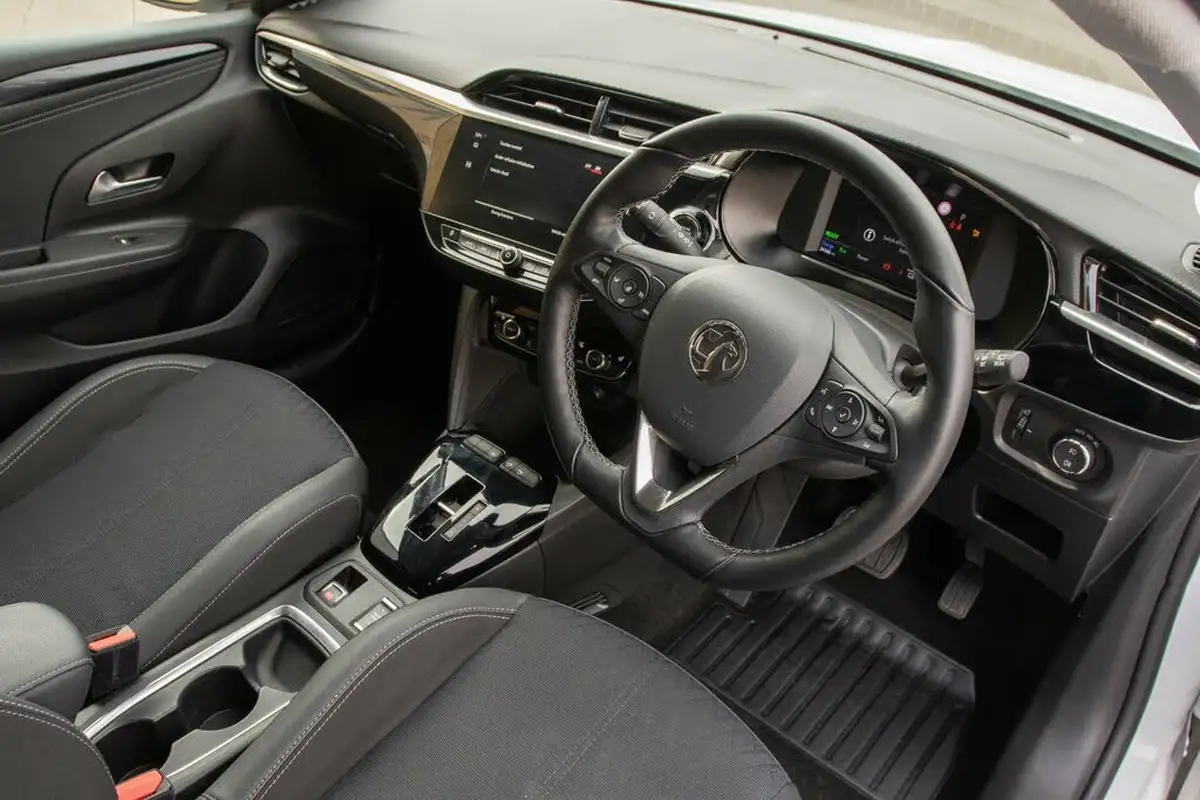 2022-vauxhall-corsa-e-elite-premium-big-4