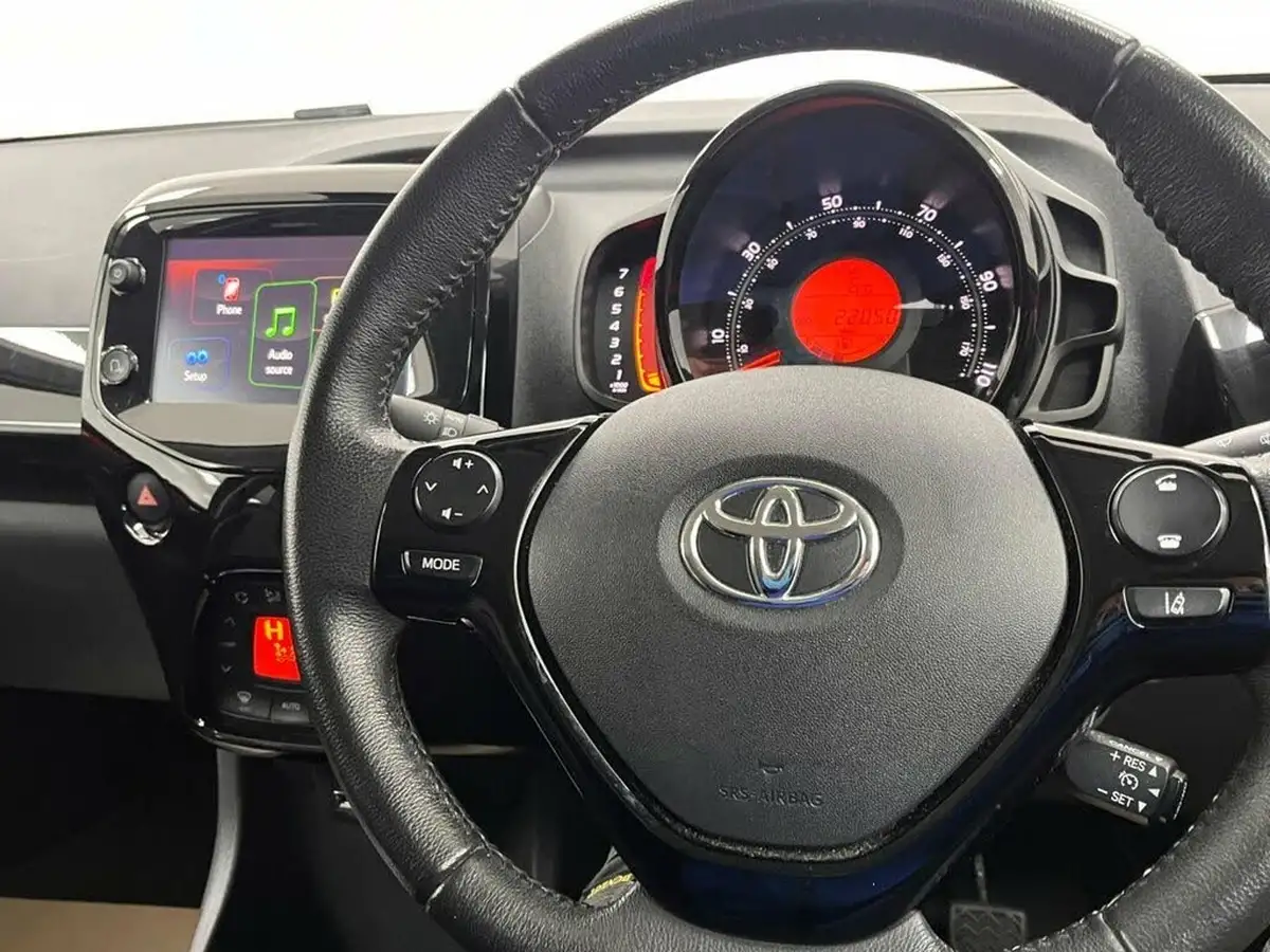 2021-toyota-aygo-10-vvt-i-x-clusiv-big-21