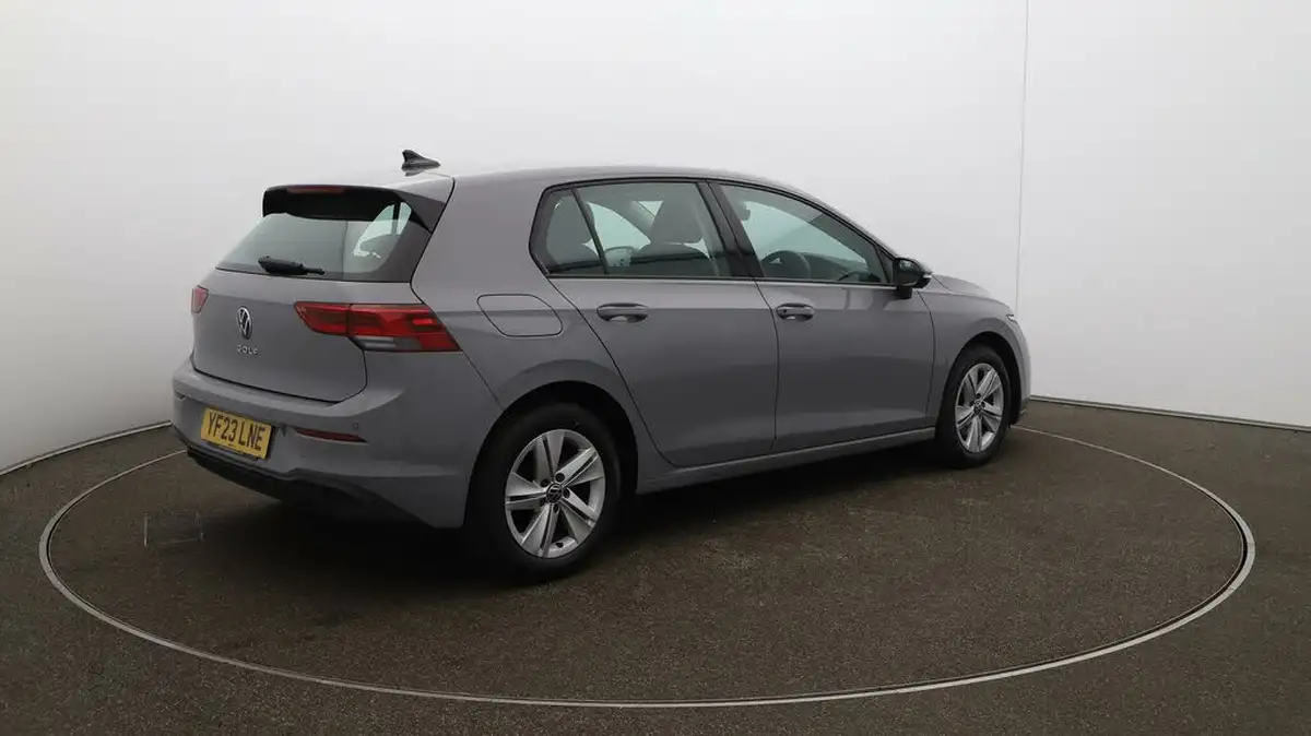 2023-volkswagen-golf-15-tsi-life-130ps-hatchback-big-43