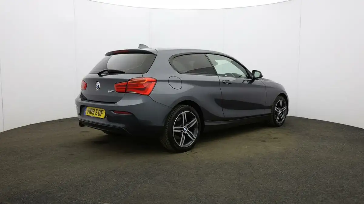 2018-bmw-1-series-15-118i-sport-3d-big-49